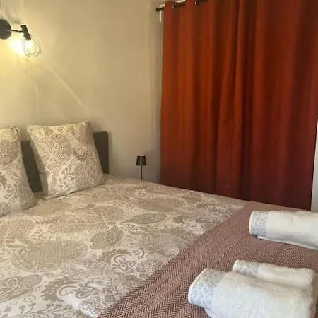 Appartement. 2 A 4 Pers. Lit Queen-Size. Au Calme. Valréas Exterior foto