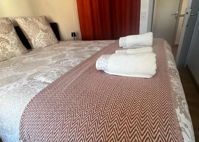 Appartement. 2 A 4 Pers. Lit Queen-Size. Au Calme.