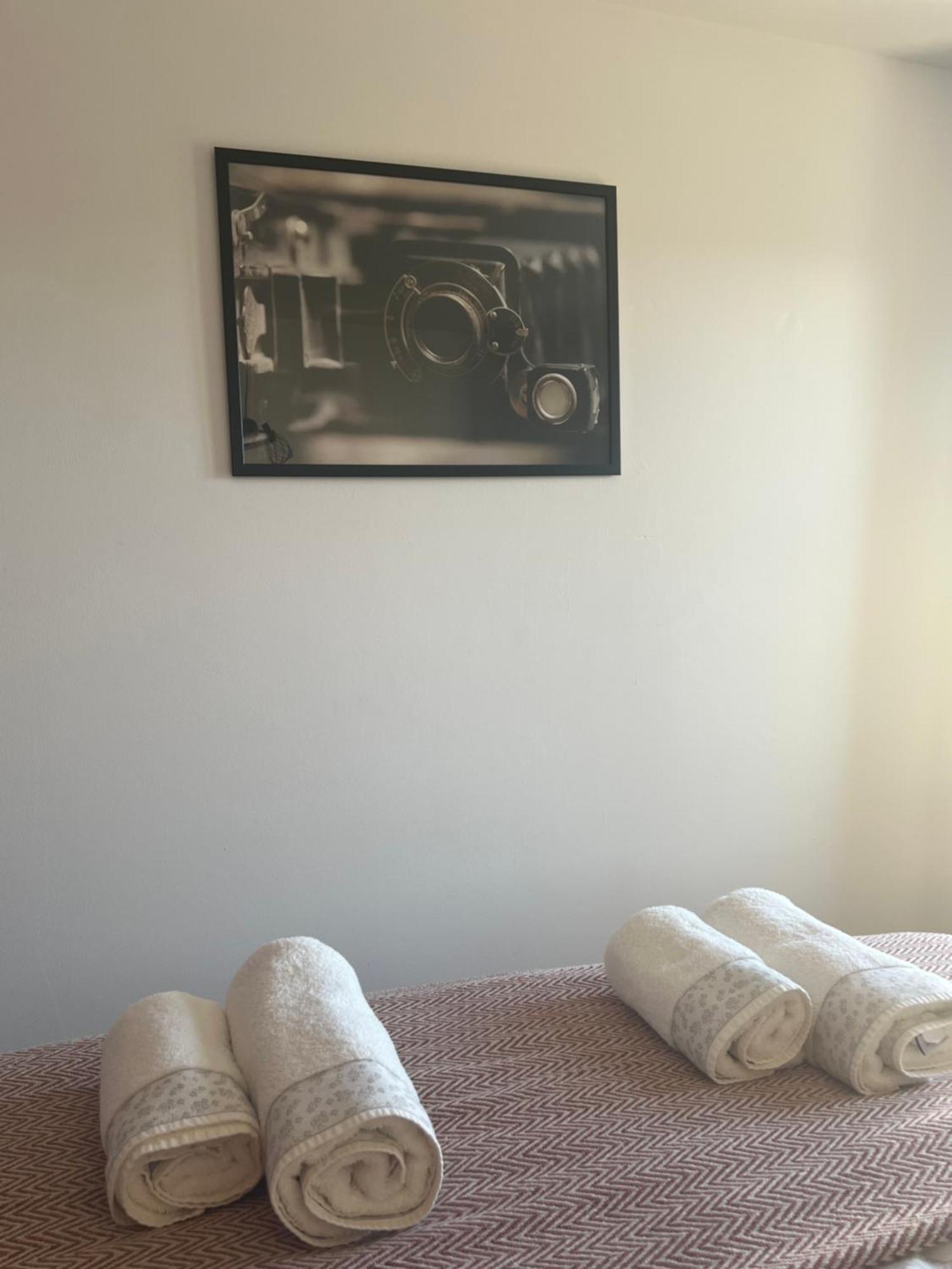 Appartement. 2 A 4 Pers. Lit Queen-size. Au Calme. Apartment *