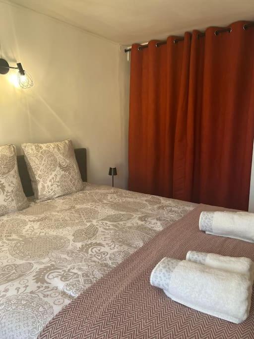 Appartement. 2 A 4 Pers. Lit Queen-size. Au Calme. Apartment